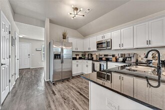 1221 S Ivory Bill Ln in Fayetteville, AR - Building Photo - Building Photo