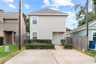16630 E Hammon in Montgomery, TX - Building Photo