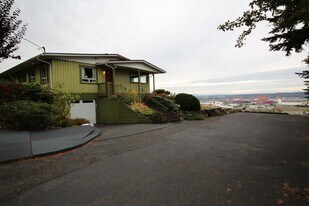 1002 Browns Point Blvd NE in Tacoma, WA - Building Photo