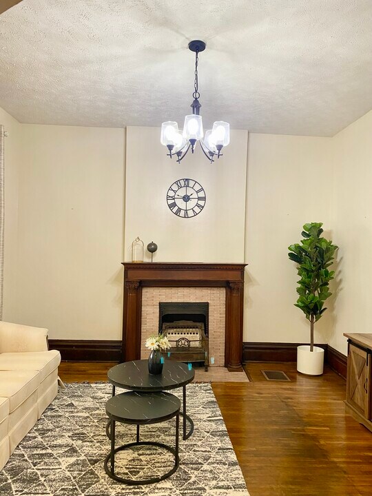 1374 Neil Ave in Columbus, OH - Foto de edificio