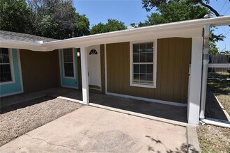 2913 E 51st St in Austin, TX - Building Photo - Building Photo