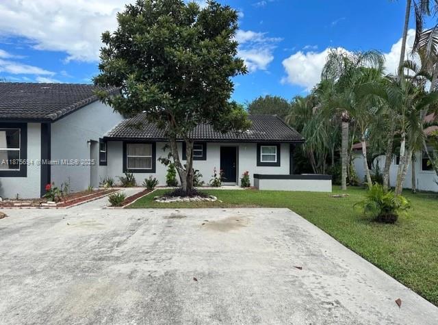 property at 1394 Riverside Cir