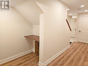 11 Manhattan Ct. in St Catharines, ON - Building Photo - Building Photo