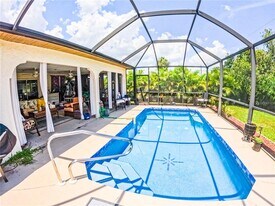 945 Chevy Chase St NW in Port Charlotte, FL - Building Photo