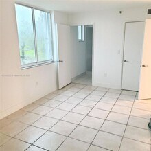 1010 NW 11th St in Miami, FL - Building Photo - Building Photo