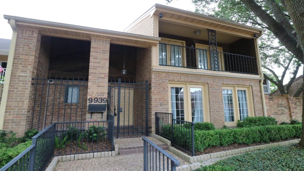 9939 Kemp Forest Dr in Houston, TX - Foto de edificio