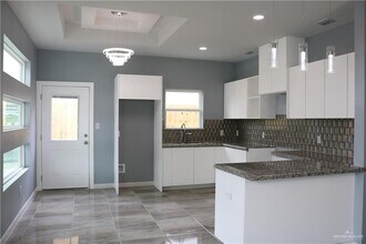 1701 Angelina Dr, Unit 3 in San Juan, TX - Building Photo - Building Photo