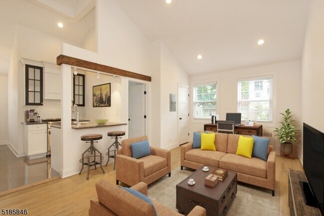 380 Claremont Ave in Montclair, NJ - Building Photo - Building Photo