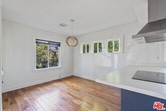 1242 N Commonwealth Ave in Los Angeles, CA - Building Photo - Building Photo