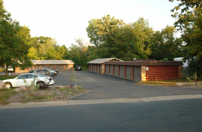 23010 Kerry St NW in St Francis, MN - Foto de edificio - Building Photo