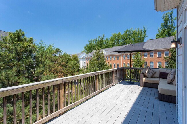 12560 Royal Wolf Pl in Fairfax, VA - Building Photo - Building Photo