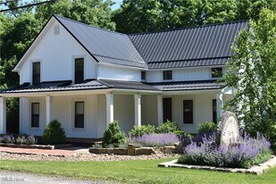 6287 Riverview Rd in Peninsula, OH - Building Photo