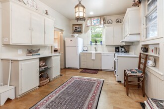 RESIDENTIAL/COMMERCIAL RENTAL - Charming h in Opelika, AL - Building Photo - Building Photo