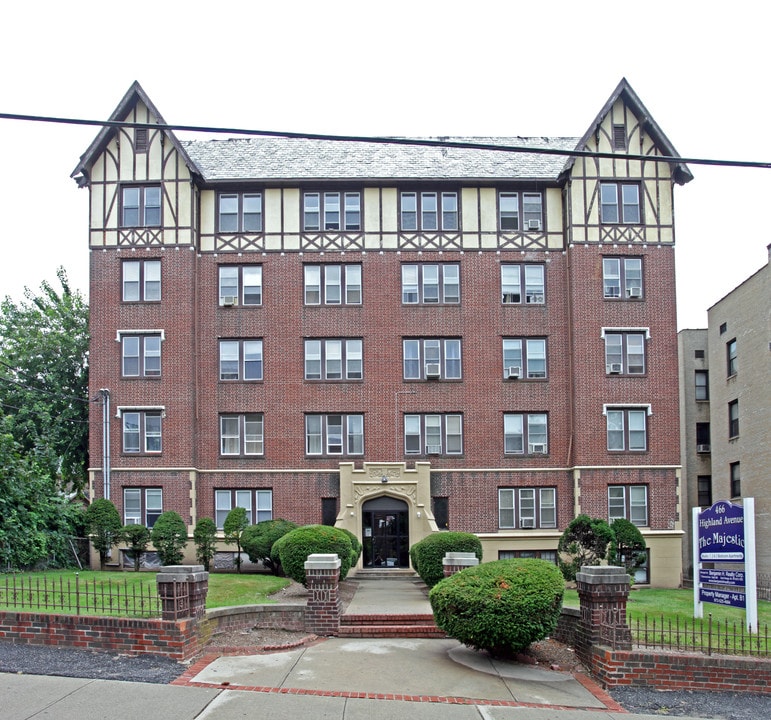 The Majestic in Orange, NJ - Building Photo