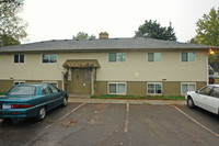 Division Street Apartments in North St. Paul, MN - Building Photo - Building Photo