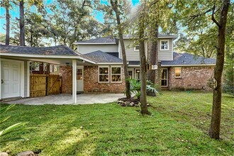 9 Flowertuft Ct in Spring, TX - Foto de edificio - Building Photo