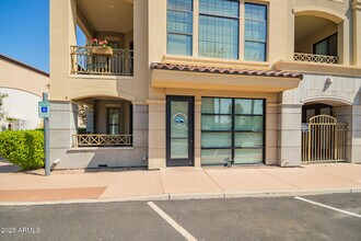 7297 N Scottsdale Rd in Paradise Valley, AZ - Building Photo - Building Photo