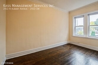 2922 N Albany Ave in Chicago, IL - Building Photo - Building Photo