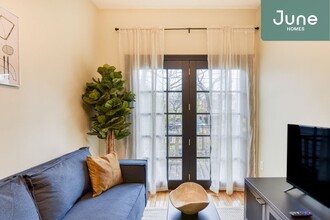 764 Columbia Rd NW-Unit -2E in Washington, DC - Building Photo - Building Photo