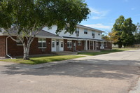 Matthias Court Apartments in Appleton, WI - Foto de edificio - Building Photo