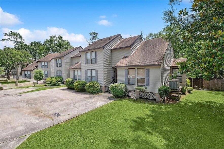239 Plimsol Ct, Unit 239 in Slidell, LA - Foto de edificio