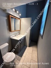 222 Army Blvd in San Antonio, TX - Building Photo - Building Photo