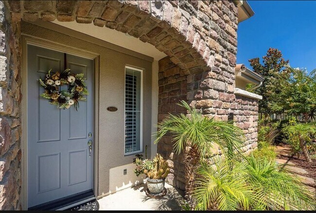 24353 Allegra Way in Santa Clarita, CA - Building Photo - Building Photo