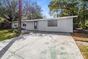 1197 W Lakeview Cir in Altamonte Springs, FL - Building Photo