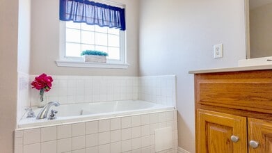 5005 David Dr in Siloam Springs, AR - Building Photo - Building Photo