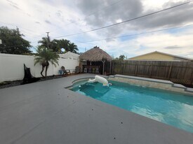 516 NW 54th St in Boca Raton, FL - Building Photo