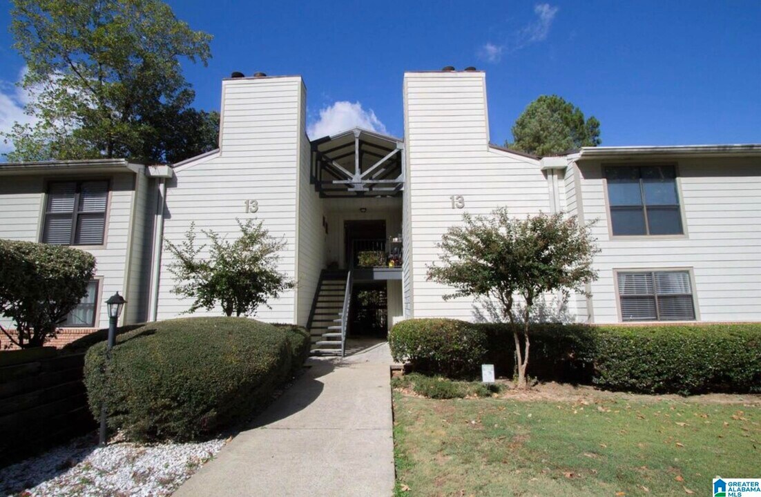 1303 Gables Dr in Hoover, AL - Building Photo