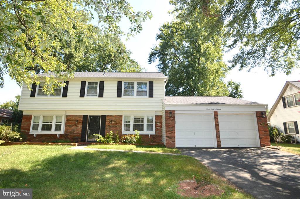 4319 Pergate Ln in Fairfax, VA - Building Photo