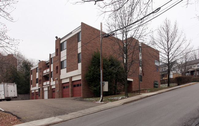 Bower Hill in Pittsburgh, PA - Foto de edificio - Building Photo