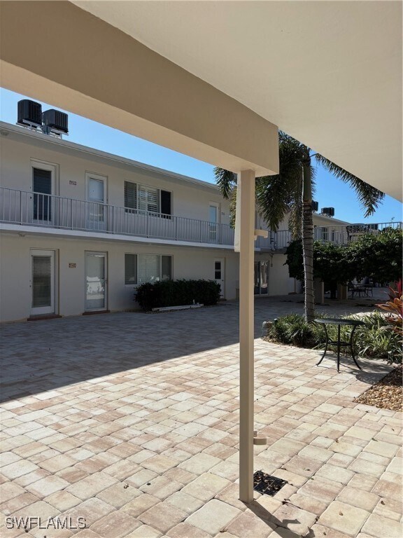 546 Broad Ave S in Naples, FL - Building Photo - Building Photo