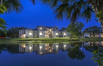The Lucille Apartments in Stuart, FL - Foto de edificio - Building Photo