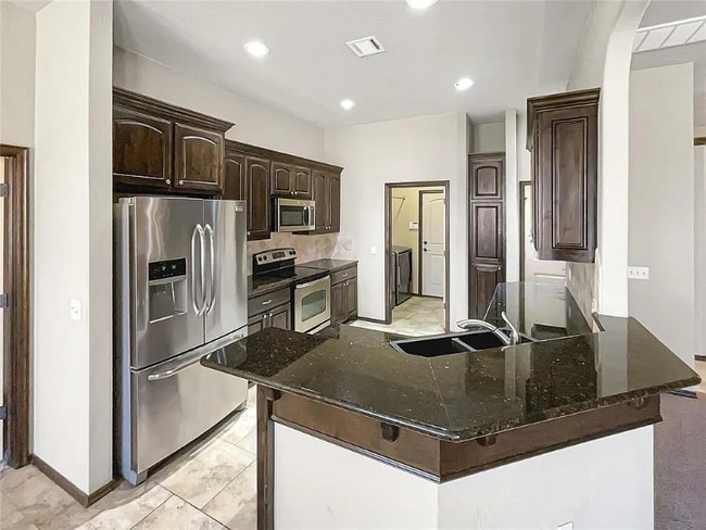 9400 Shallow Lake Ct in Oklahoma City, OK - Foto de edificio - Building Photo