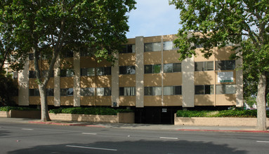 Gateway Apartments in San Jose, CA - Building Photo - Building Photo