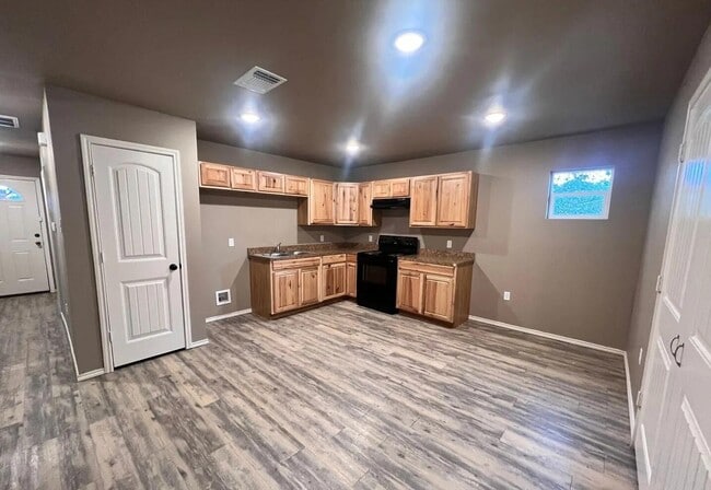 1516 E 8th St in Lubbock, TX - Building Photo - Building Photo