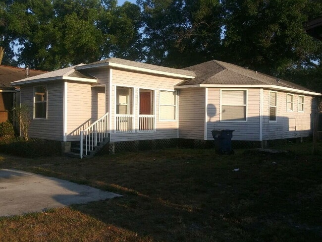 2603 E Cayuga St in Tampa, FL - Building Photo - Building Photo