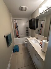 4255 Sardis St in Burnaby, BC - Building Photo - Building Photo