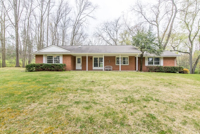 6868 Crane Rd in Ypsilanti, MI - Building Photo - Building Photo