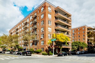 9411 59th Ave in Elmhurst, NY - Building Photo