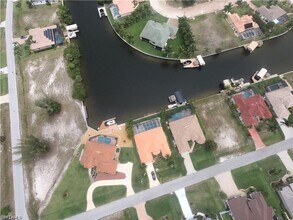 401 SW 33rd Ave in Cape Coral, FL - Building Photo - Building Photo