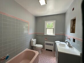 234 Crombie St in Huntington Station, NY - Building Photo - Building Photo