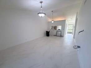 22124 Palms Way, Unit 205 in Boca Raton, FL - Building Photo - Building Photo