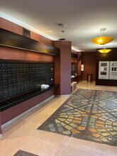 1001 E Jefferson Ave in Detroit, MI - Building Photo - Building Photo