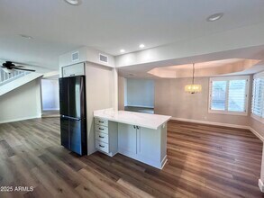 4924 E Hillery Dr in Scottsdale, AZ - Building Photo - Building Photo