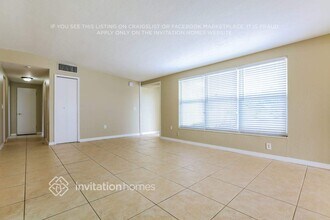 6218 Nutmeg Ave in Sarasota, FL - Foto de edificio - Building Photo