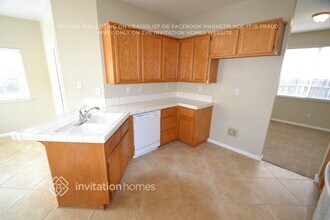 5523 Adobe Spring Way, Unit 328 in Elk Grove, CA - Building Photo - Building Photo