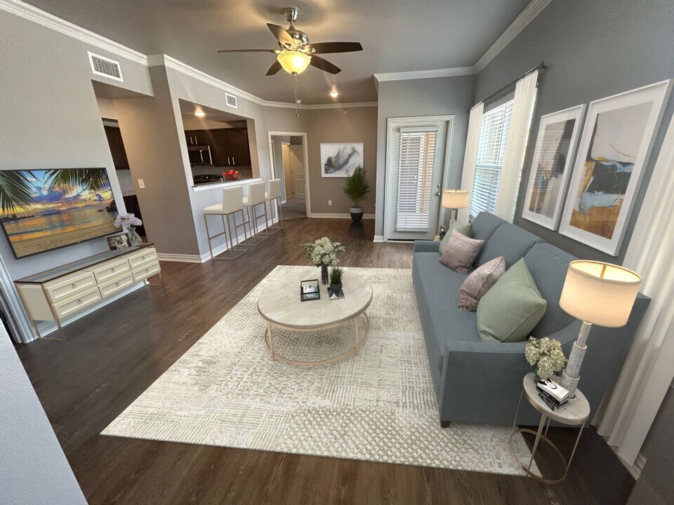Willow Creek Apartments in Palestine, TX - Building Photo